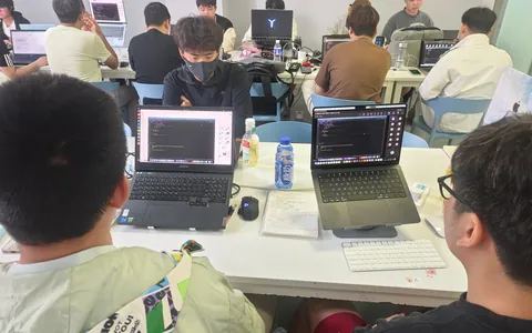 AI人工智能培训哪家强？慧中AI教育实力深度解析